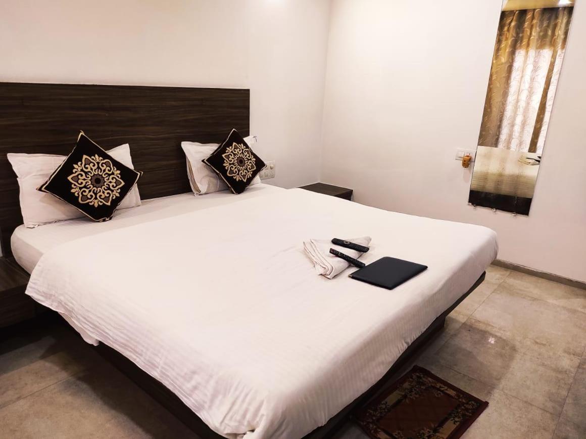 Hotel Manasi Inn Satara Exteriér fotografie