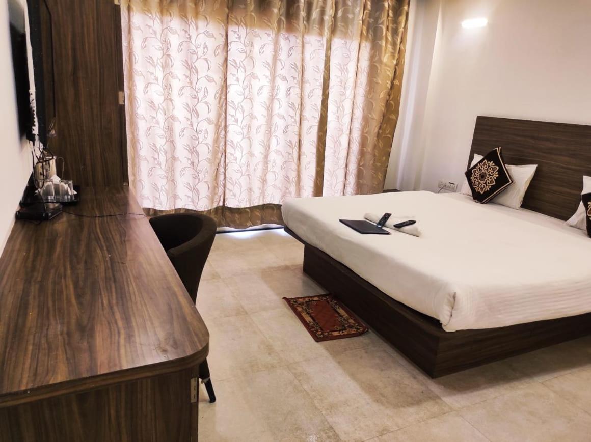 Hotel Manasi Inn Satara Exteriér fotografie