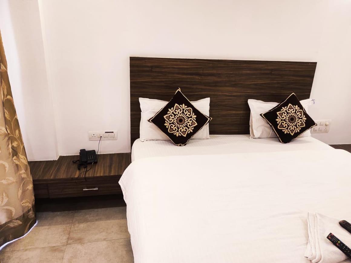 Hotel Manasi Inn Satara Exteriér fotografie