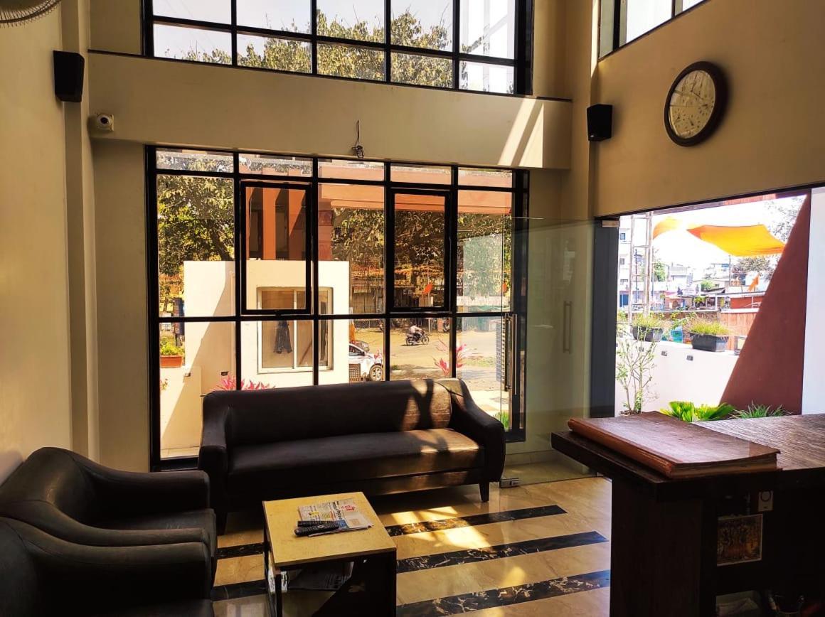 Hotel Manasi Inn Satara Exteriér fotografie