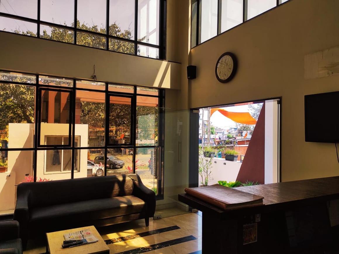 Hotel Manasi Inn Satara Exteriér fotografie