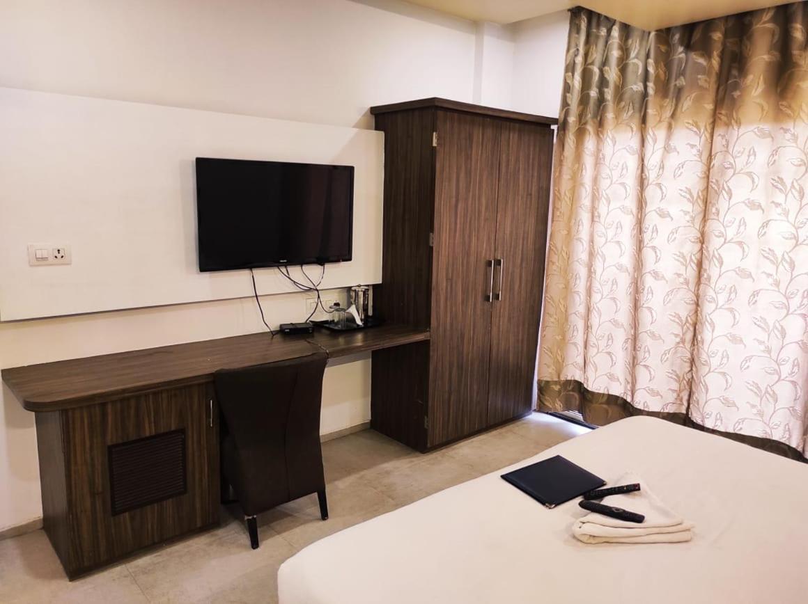 Hotel Manasi Inn Satara Exteriér fotografie