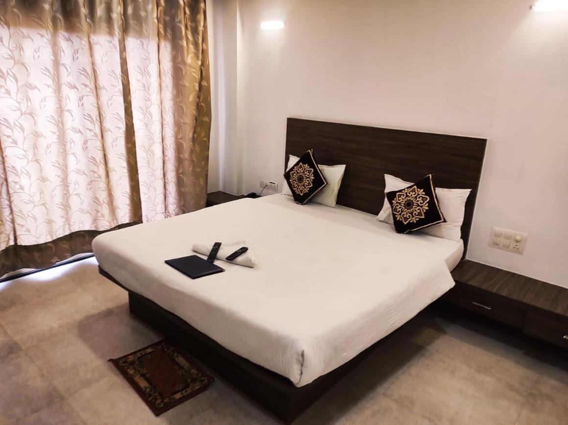Hotel Manasi Inn Satara Exteriér fotografie
