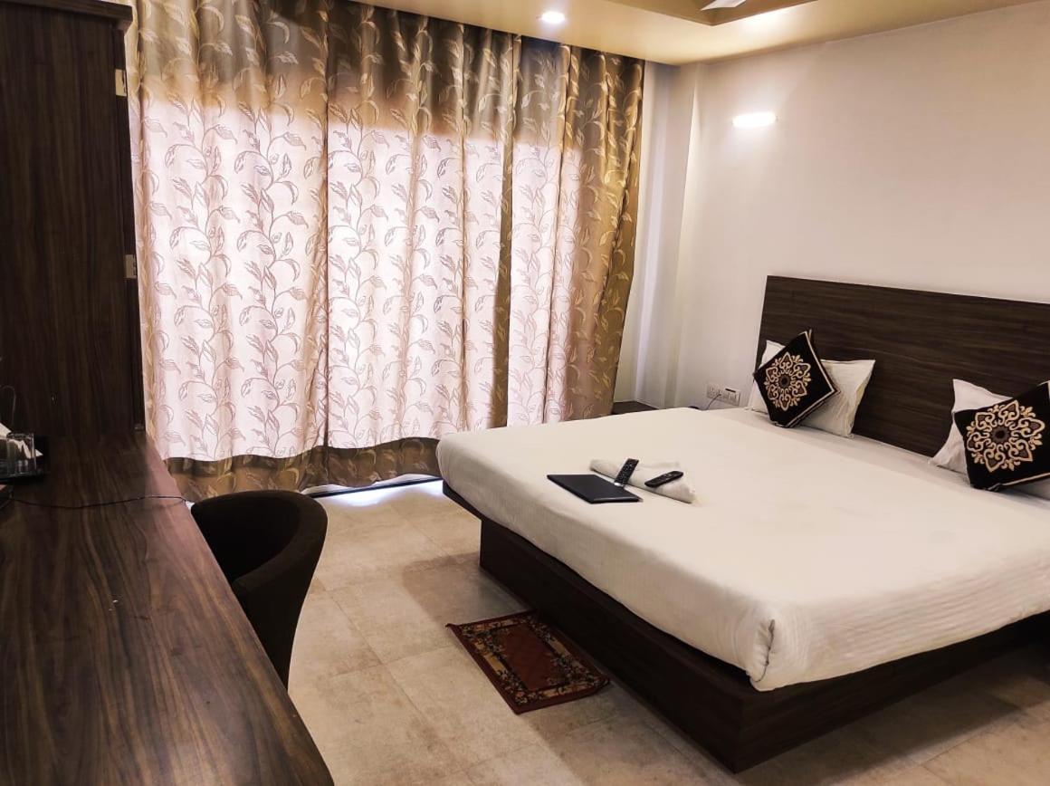 Hotel Manasi Inn Satara Exteriér fotografie